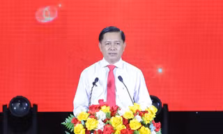 Vĩnh Long phát động đợt sinh hoạt chính trị sâu rộng, quyết tâm tăng trưởng hai con số