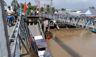 Cấm tàu thuyền qua đoạn kênh có cầu bị sập ở Cần Thơ