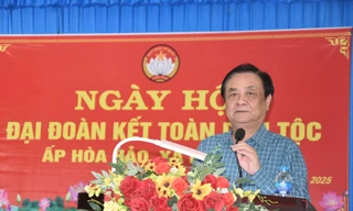 Phó chủ tịch Quốc hội Lê Minh Hoan dự Ngày hội Đại đoàn kết tại Đồng Tháp 