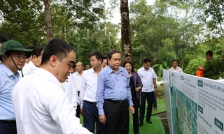 Chủ tịch Quốc hội khảo sát khu bảo tồn Lung Ngọc Hoàng