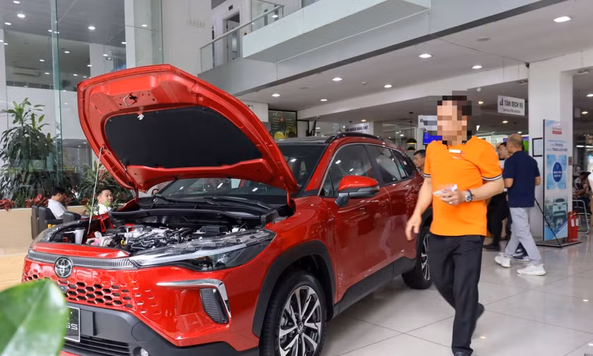 Biến động lãi suất tác động thế nào đến thị trường xe? 