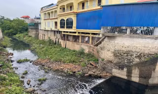 Muốn cứu sông hồ ô nhiễm, phải bắt đầu từ nước thải mỗi nhà