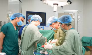 Hai bệnh viện trung ương phối hợp cứu sản phụ có u khổng lồ hiếm gặp