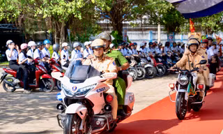 Thứ trưởng Bộ GD&ĐT: Ma túy xâm nhập môi trường học đường ngày càng khó lường