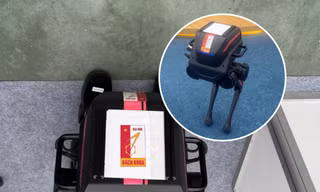 Vì sao logo Đại học Bách khoa Hà Nội lại được dán trên robot nhập khẩu?