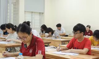 Bỏ phân tuyến, nới hộ khẩu: Thi lớp 10 Hà Nội có bớt căng?
