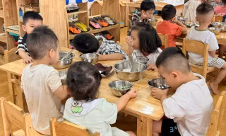 Nhiều địa phương giảm trên 60% cơ sở giáo dục công lập 