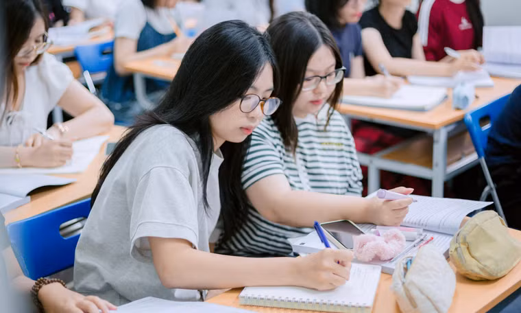 Cần phân biệt rõ giữa "eustress" (căng thẳng tích cực, gắn với thử thách có thể đáp ứng) và "distress" (căng thẳng tiêu cực, gây quá tải). (Ảnh minh họa)