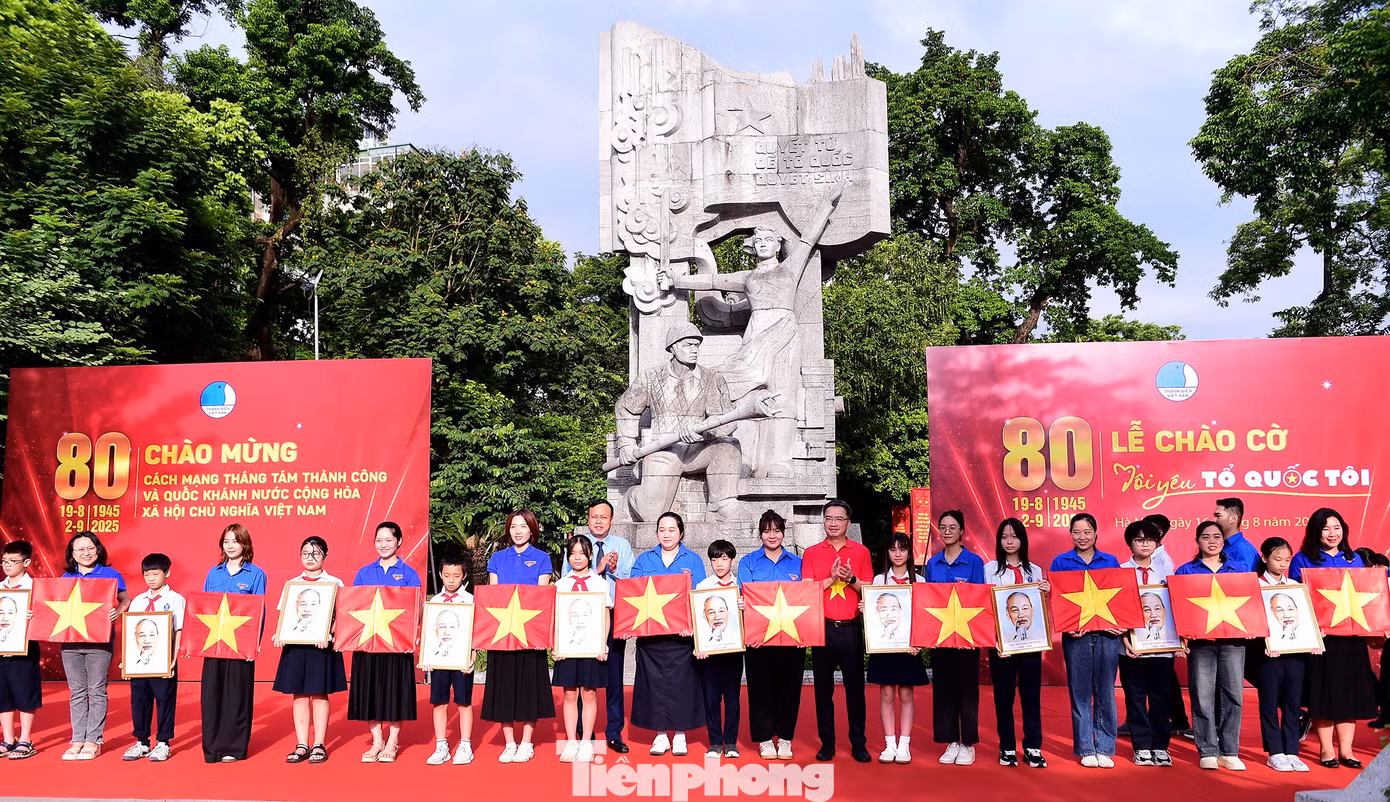 tp-xuantung-chaoco-toiyeutoquoctoi-hanoi21.jpg