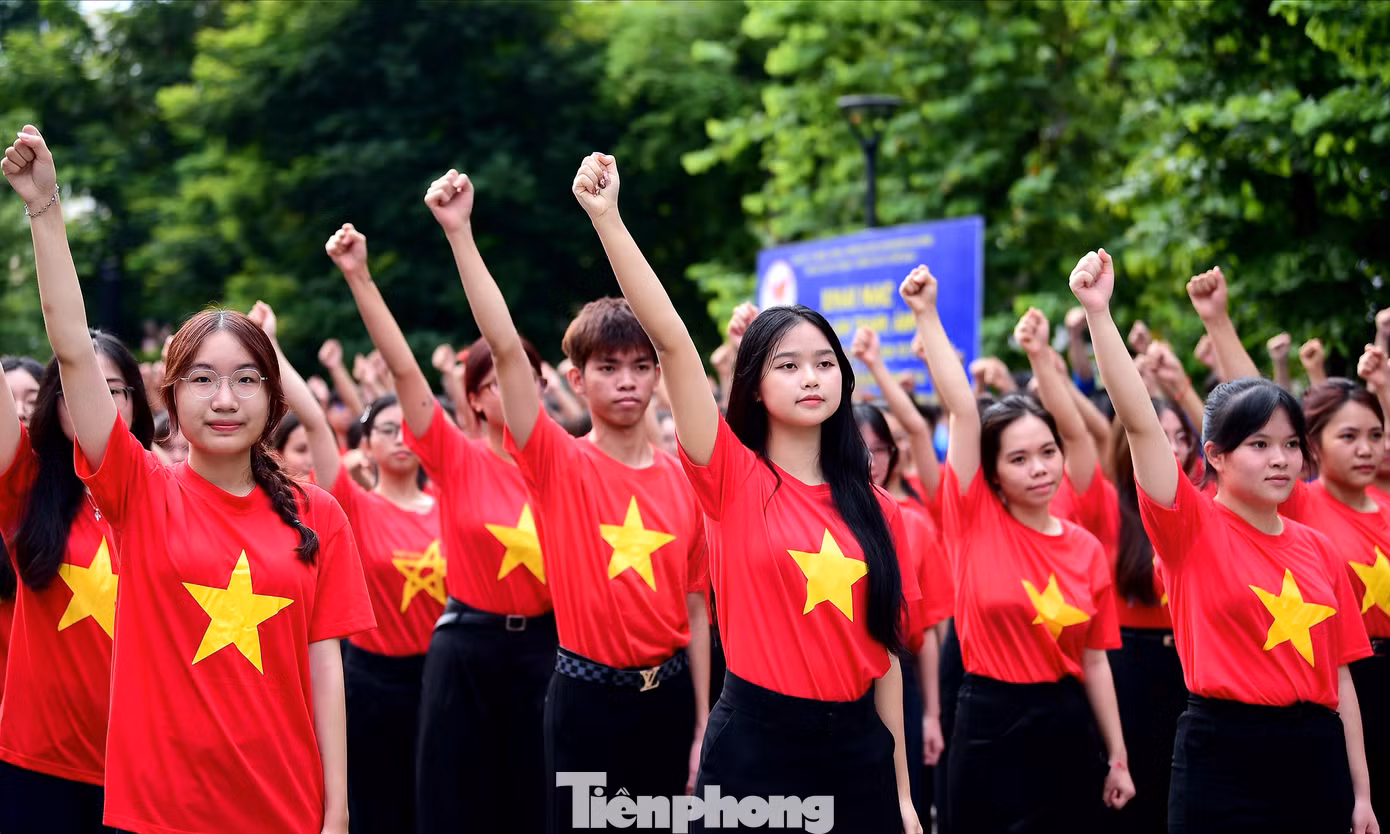 tp-xuantung-chaoco-toiyeutoquoctoi-hanoi.jpg