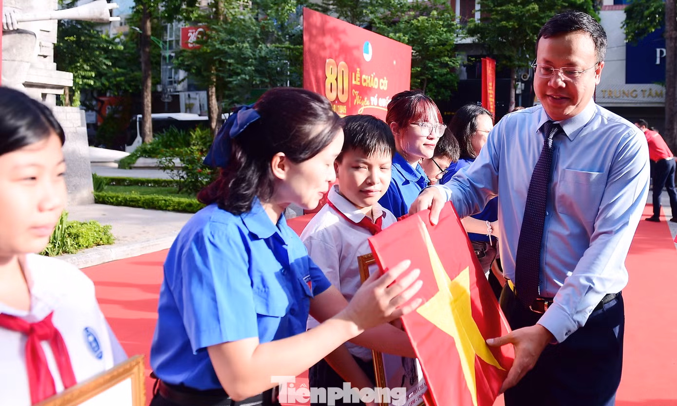tp-xuantung-chaoco-toiyeutoquoctoi-hanoi22.jpg