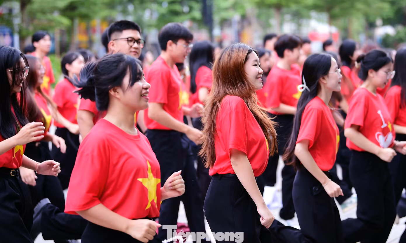tp-xuantung-toiyeutoquoc-gioitre2.jpg