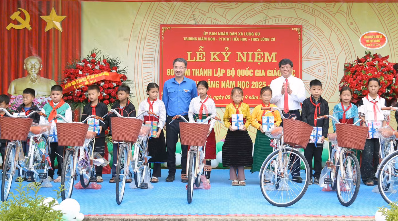 tienphong-toiyeutoquoctoi12.jpg