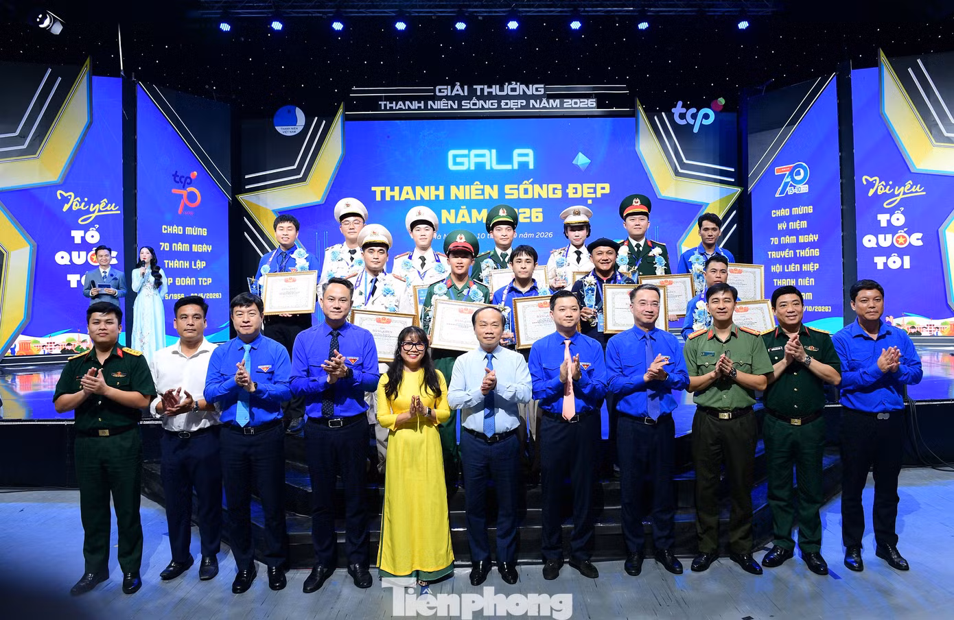 tp_thanhniensongdep-traogiai17.jpg