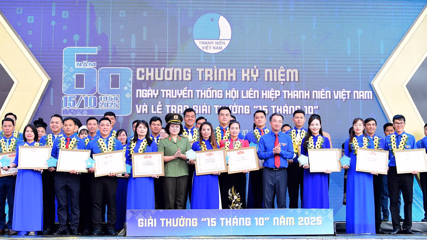 tienphong-canbohoi.jpg