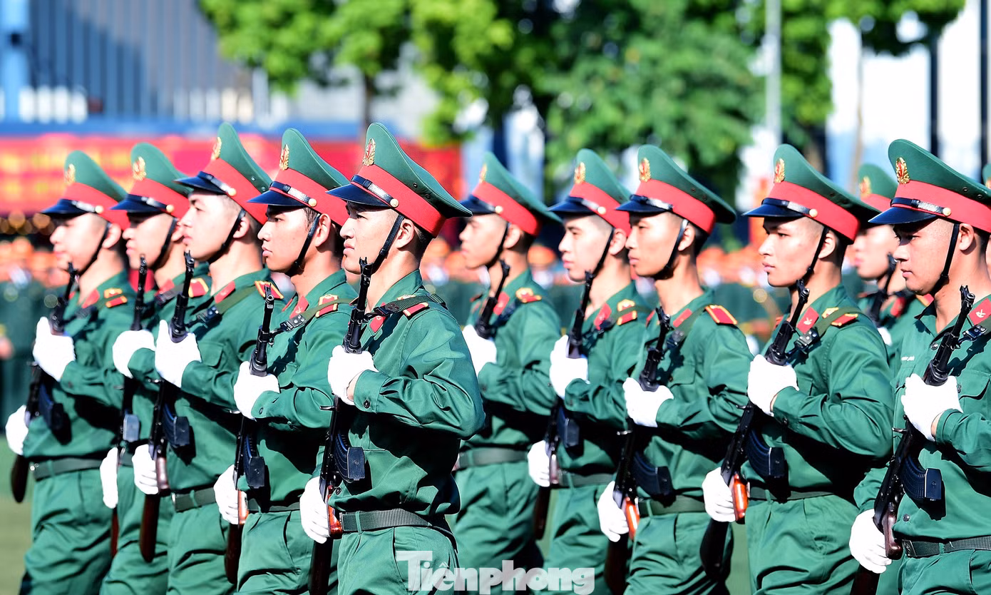 tp-hocvienhaucan-khaigiang28.jpg