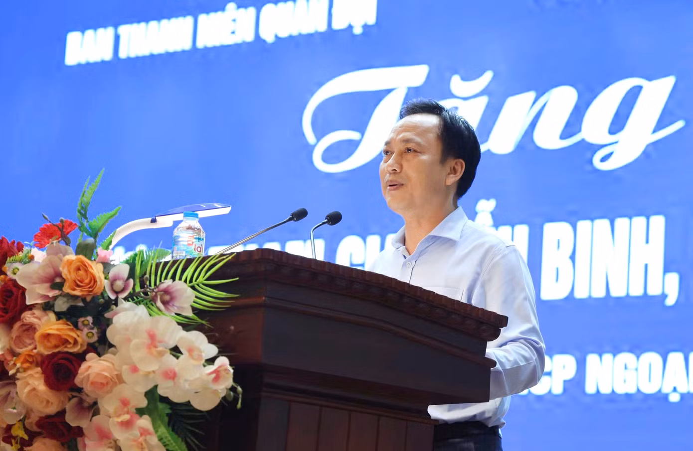 tienphong-tangqua.jpg