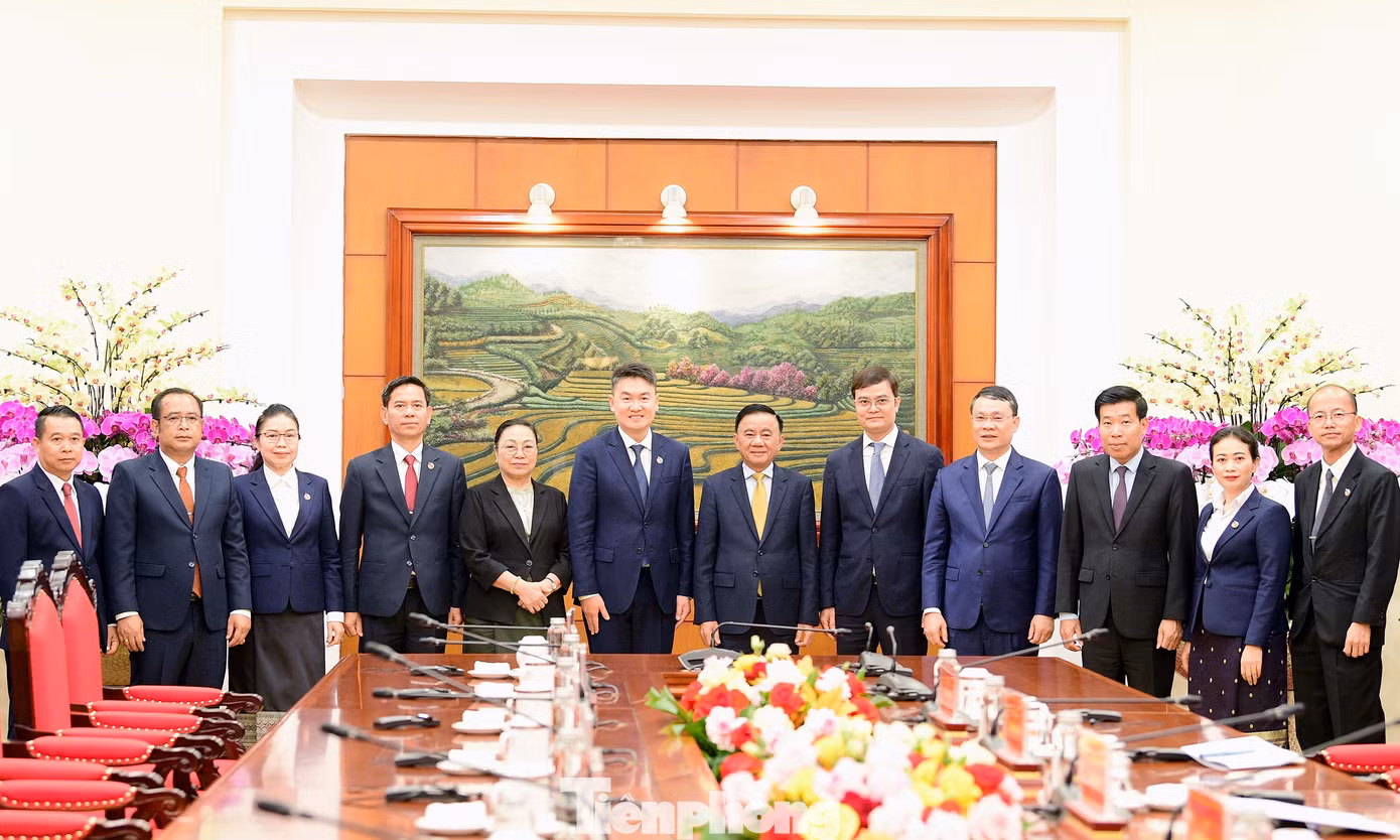 tp_vietnam-lao-thuongtruc-banbithu10.jpg