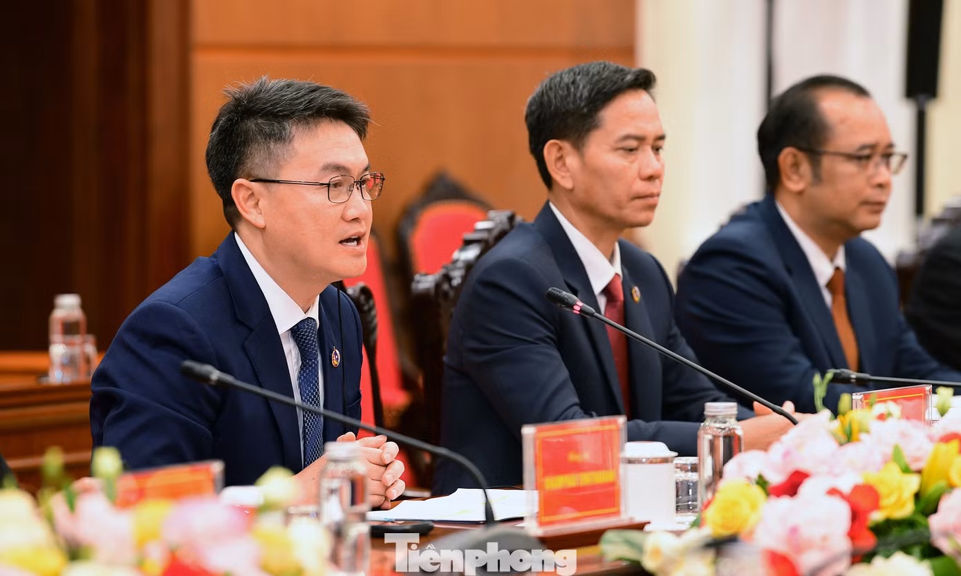 tp_vietnam-lao-thuongtruc-banbithu7.jpg