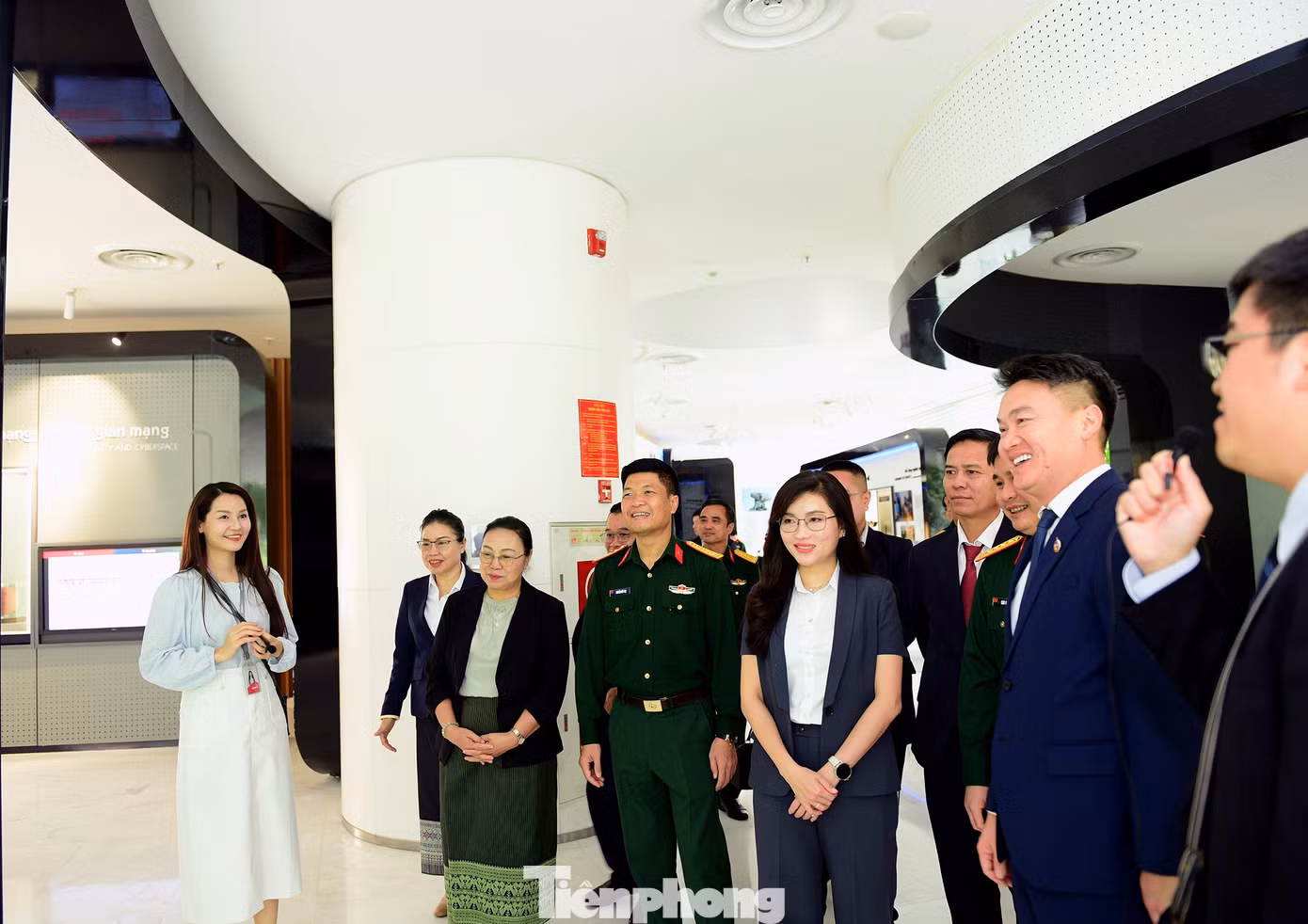 tp_viet-lao3.jpg