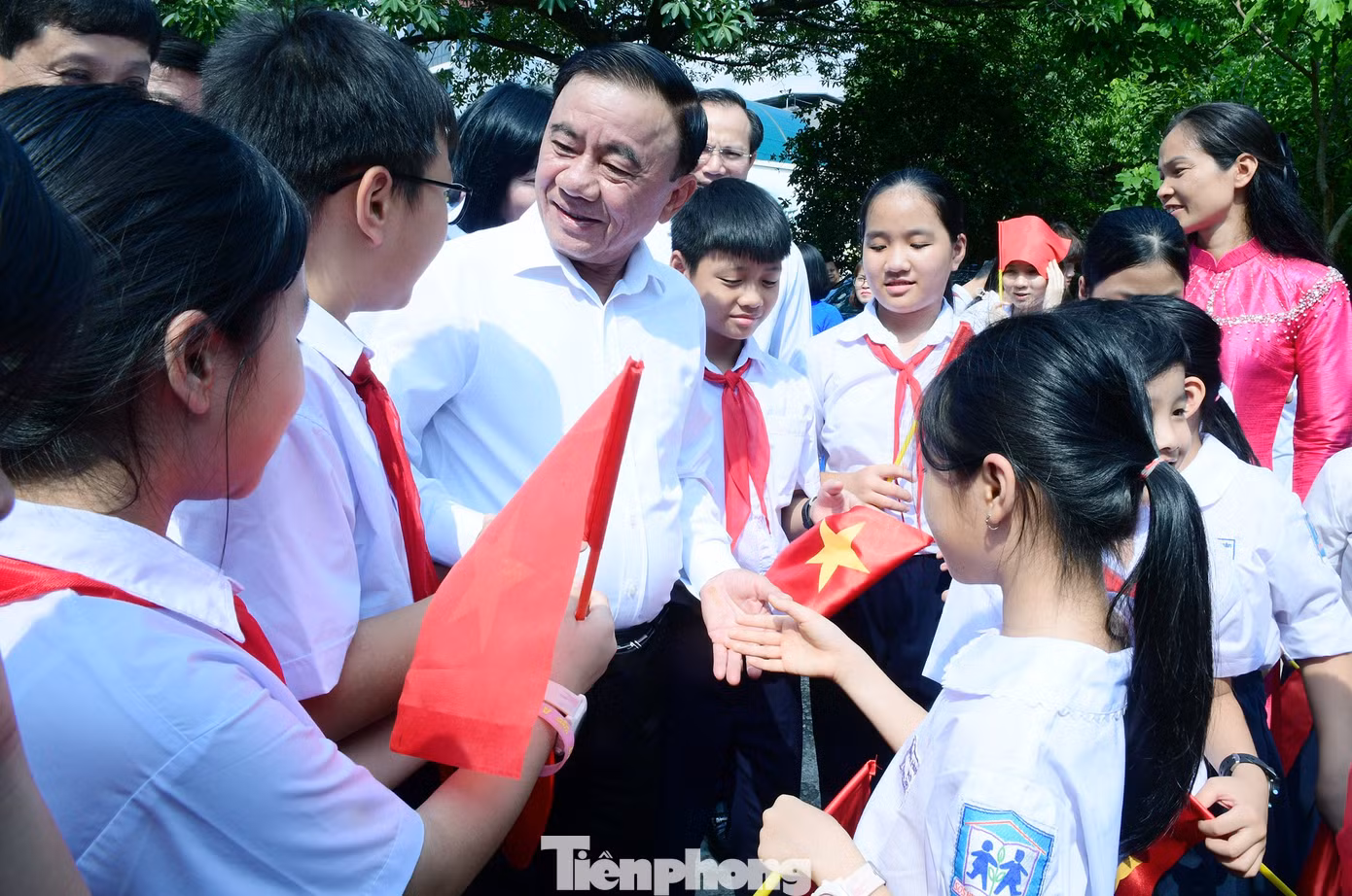 tp_trungthu-lanhdao23.jpg