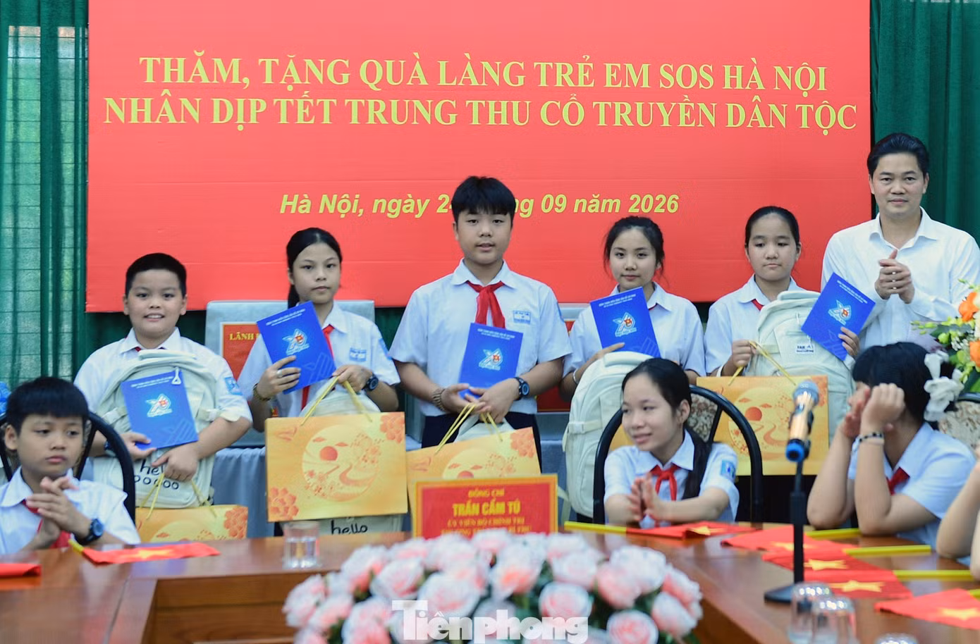 tp_trungthu-lanhdao8.jpg