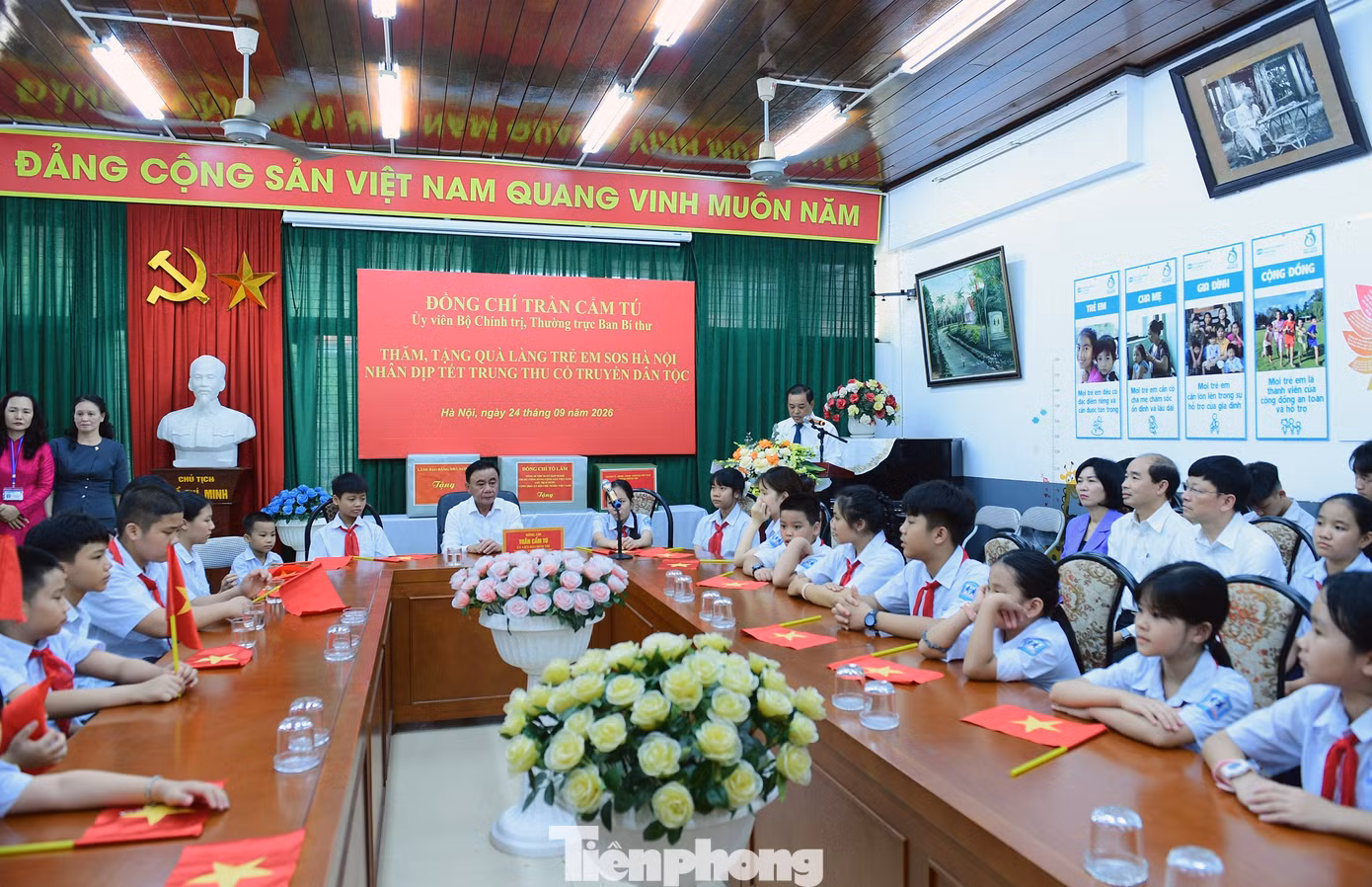 tp_trungthu-lanhdao2.jpg