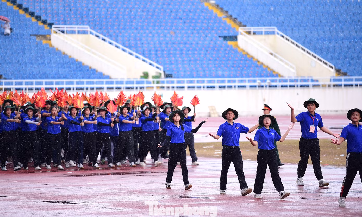 tp-xuantung-khoithanhnien-dieuhanh-tapluyen6.jpg