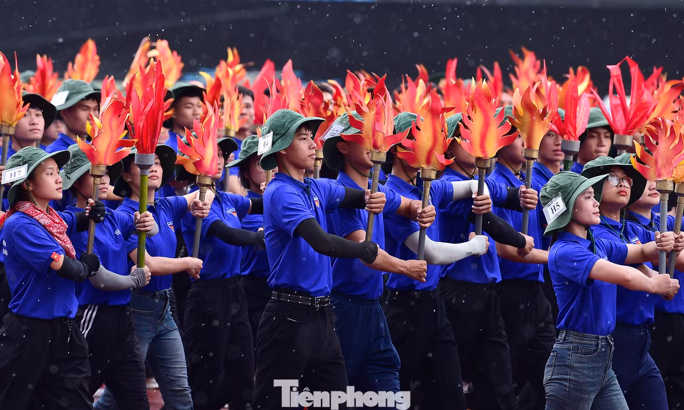 tp-xuantung-khoithanhnien-dieuhanh-tapluyen8.jpg