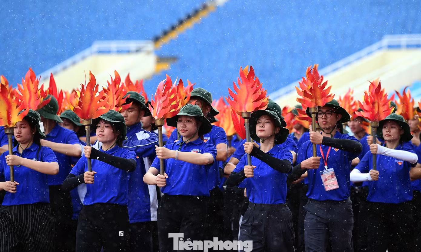 tp-xuantung-khoithanhnien-dieuhanh-tapluyen2.jpg