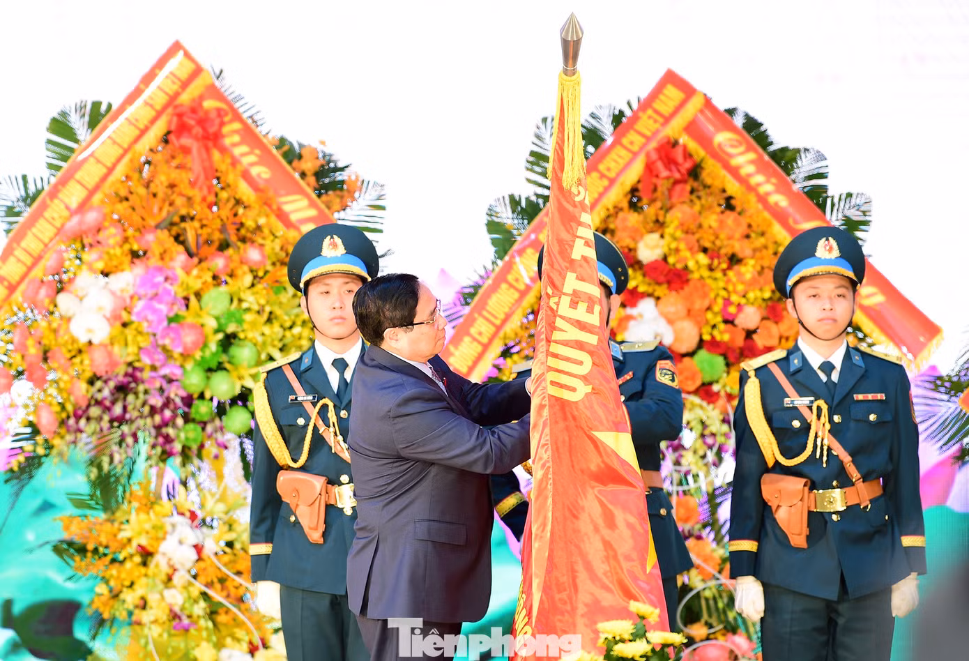 tp-thutuong-phongkhongkhongquan3.jpg
