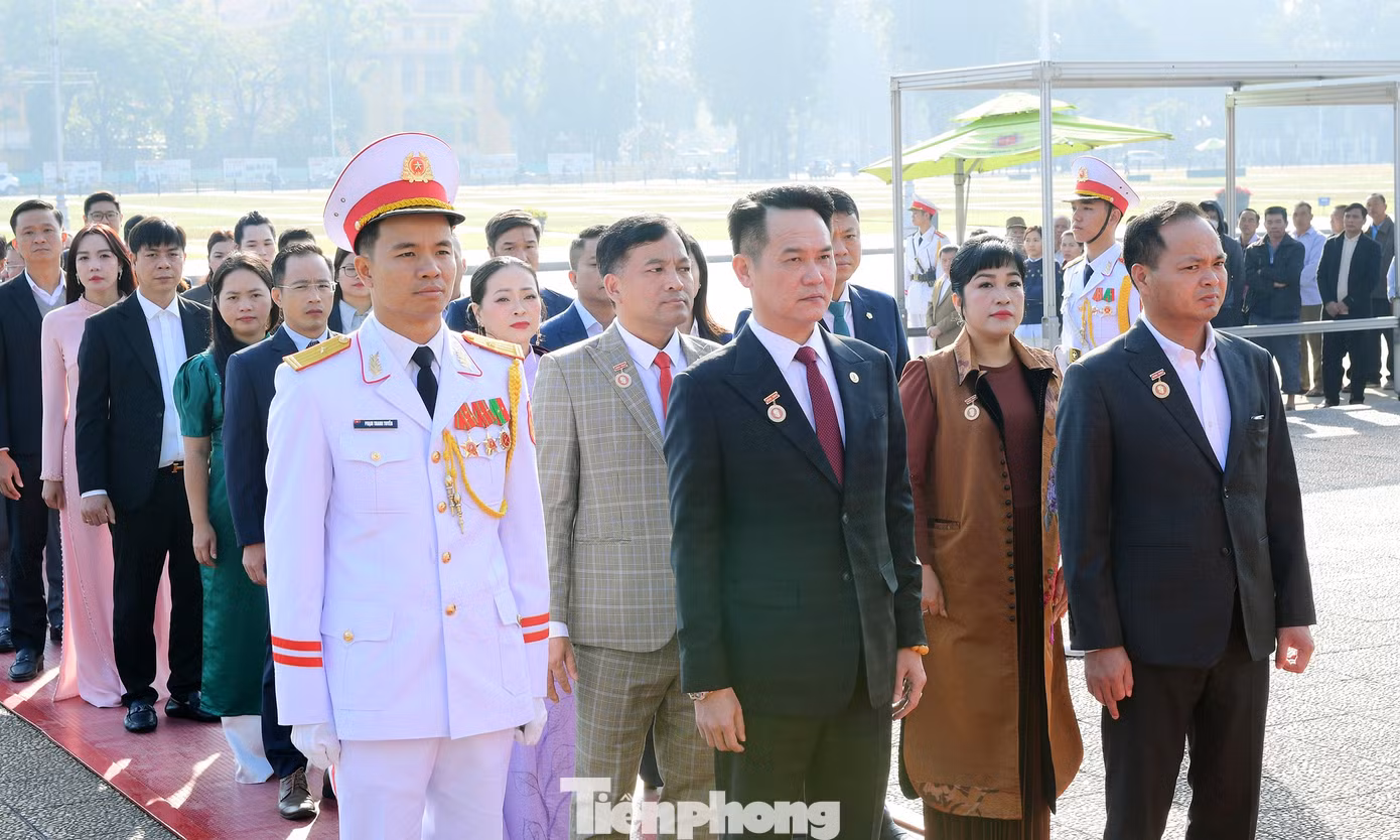 tp-daihoi-doanhnhantre-baocong15.jpg
