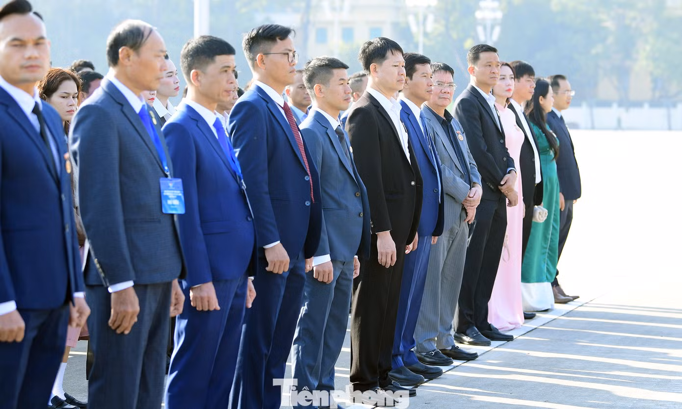 tp-daihoi-doanhnhantre-baocong7.jpg