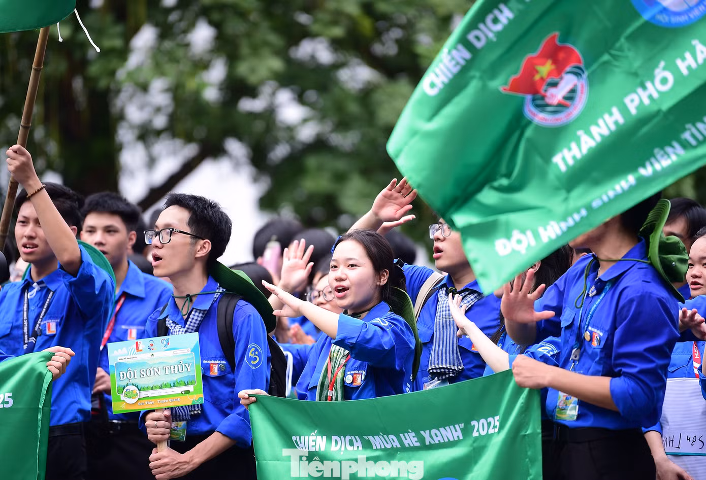 tp-sinhvientinhnguyen-muahexanh-hanoi12.jpg