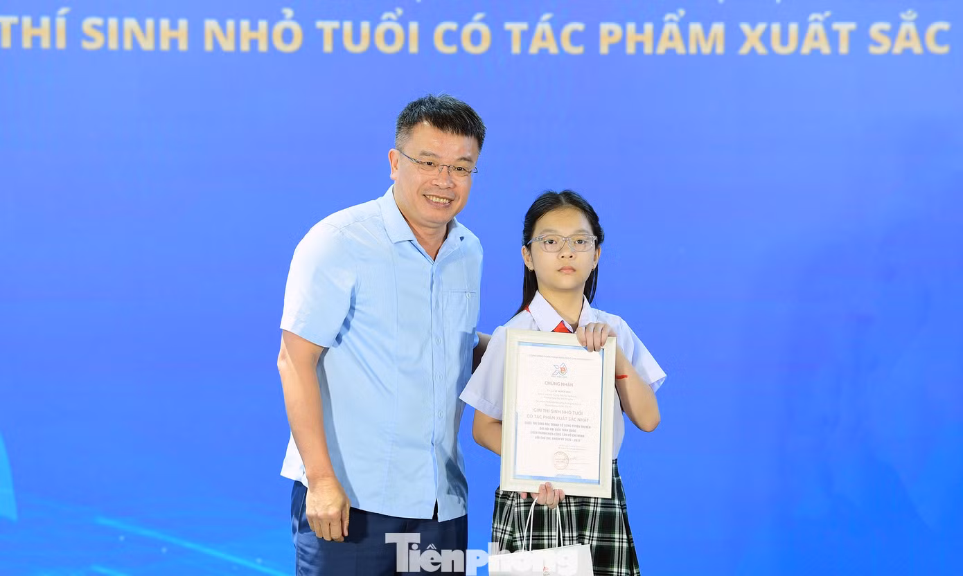 tp-traogiai-tranhcodong-daihoidoan3.jpg