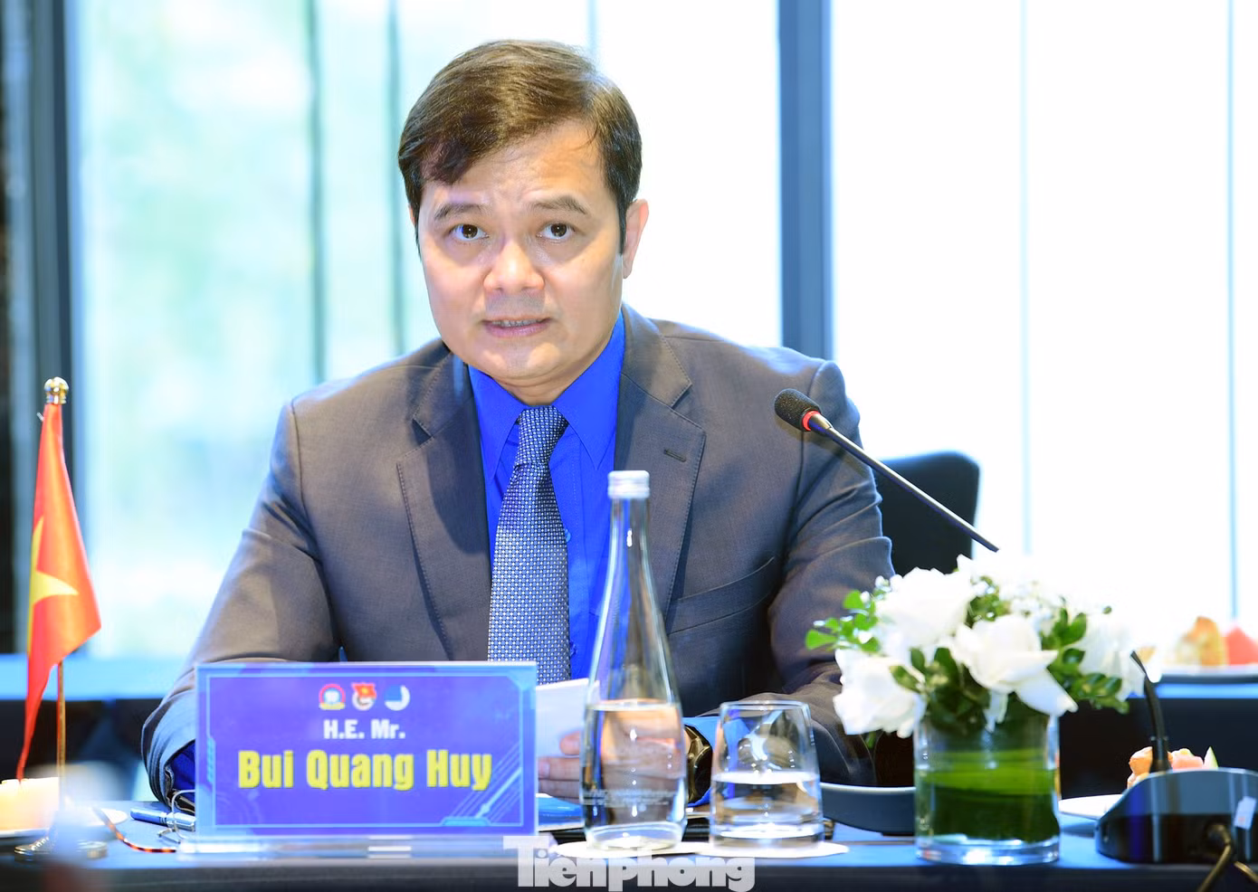 tp_viet-cam2.jpg
