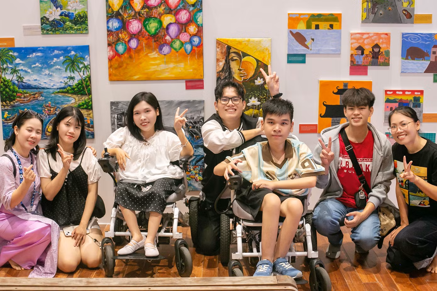 uyenhi-nghilucviet1.jpg