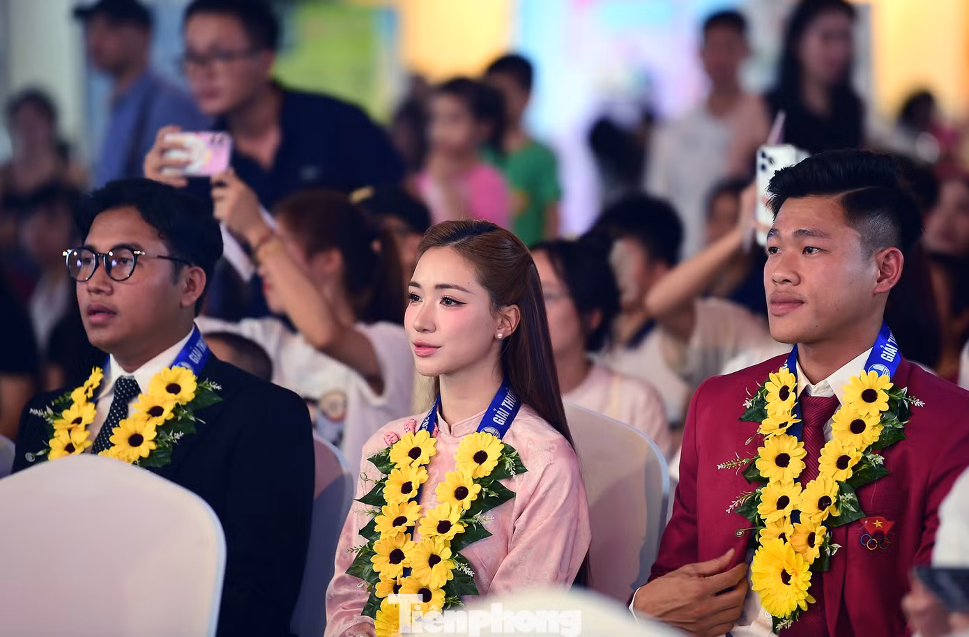 tp-thanhniensongdep-nguoinoitieng13.jpg