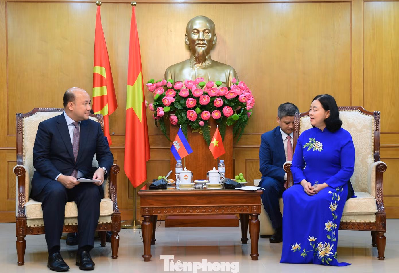 tp_viet-cam3.jpg