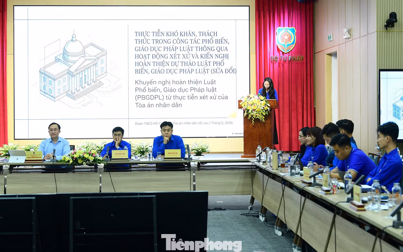 tp-hoithao-phapluat7.jpg