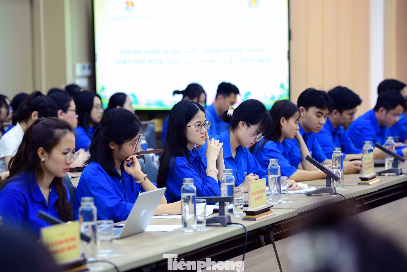 tp-hoithao-phapluat3.jpg