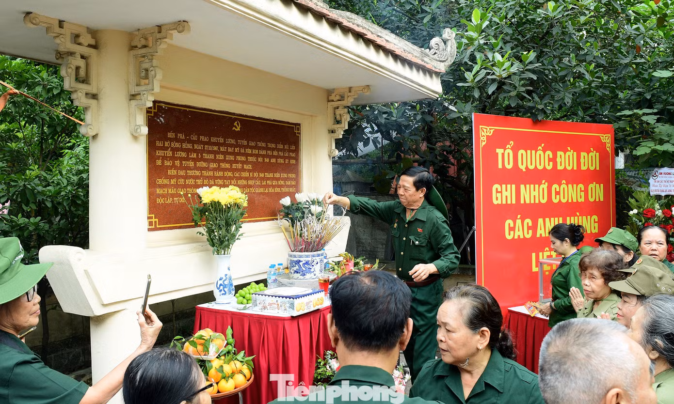 tp-thanhnienxungphong-hanoi3.jpg