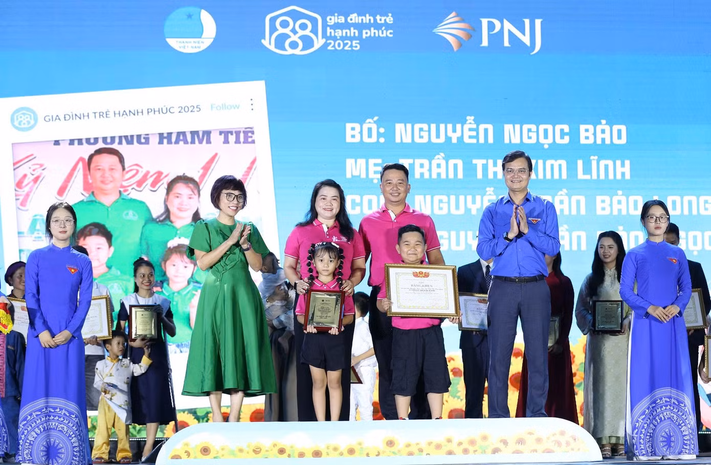 tienphong-giadinhtre-hanhphuc9.jpg