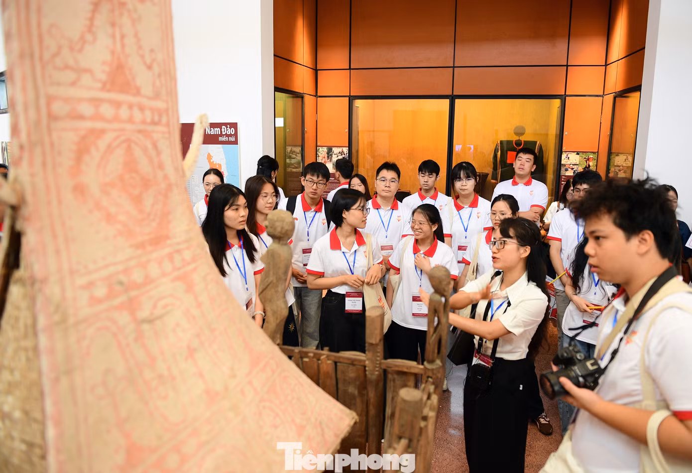 tp_hanhtrinhdo-baotangdantoc13.jpg