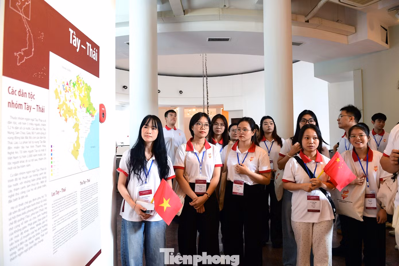 tp_hanhtrinhdo-baotangdantoc6.jpg