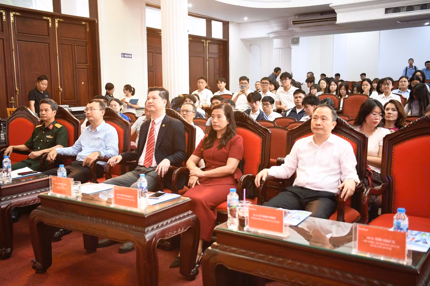 05ae28fd-63d1-4fb0-9689-b229dd8c3904.jpg