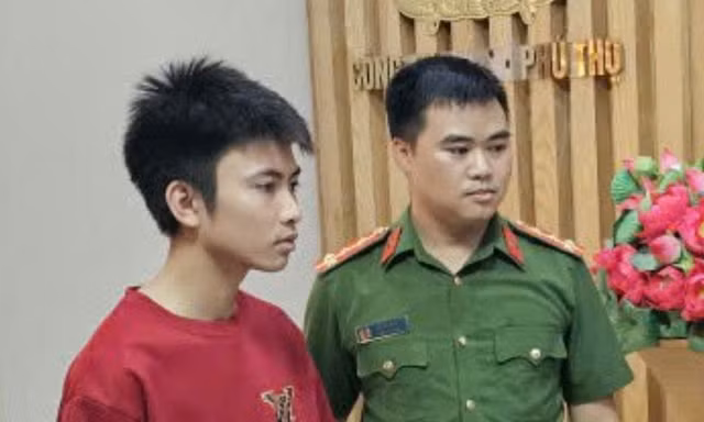 Uống rượu xong điều khiển xe chở ba, lao vào tường gạch, gốc cây khiến bạn tử vong 