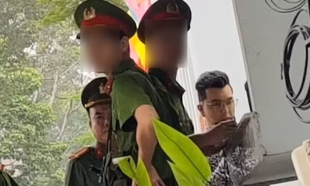 Ưng Hoàng Phúc và nhóm Ngũ Hổ Tướng làm việc với Công an TPHCM