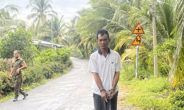 Vờ mua rồi cướp cọc vé số của bà cụ 78 tuổi