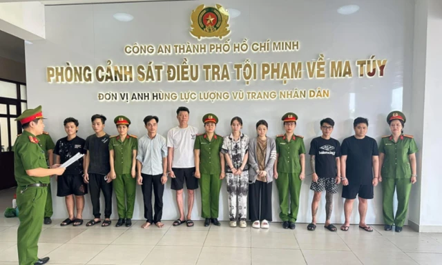 Ngụy trang ma túy trong hộp thức ăn thú cưng để đưa đi tiêu thụ